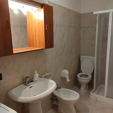 Daire Mokya1-piscina, Wifi, Giardino, Garage